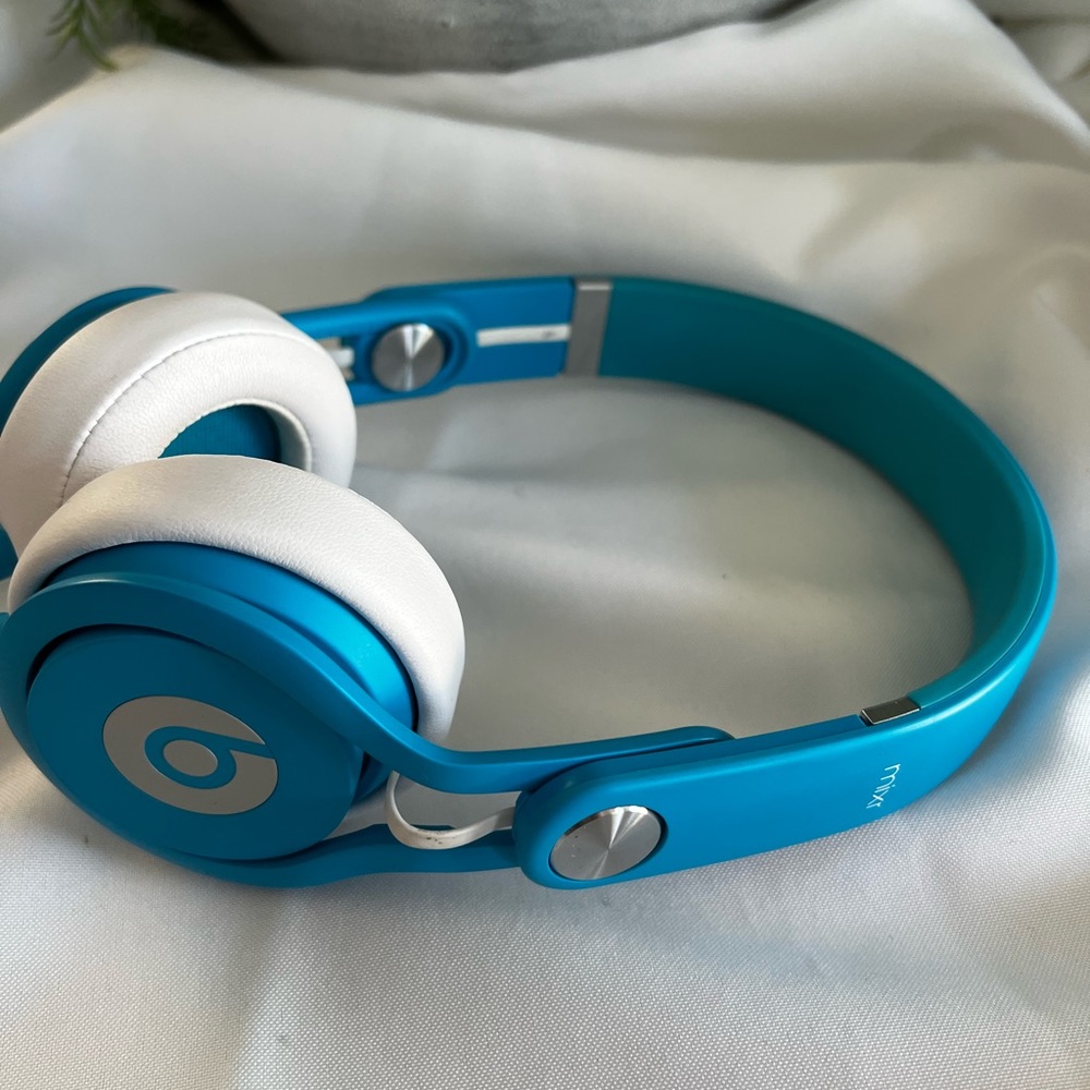 Mixr Beats by Dre